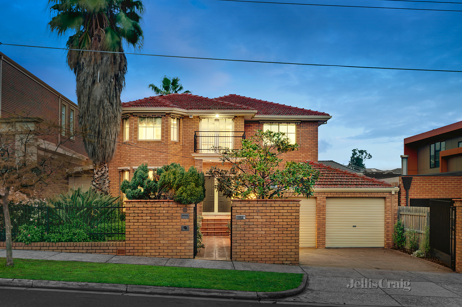 10 Gallipoli Parade, Pascoe Vale South
- Print Image 1
