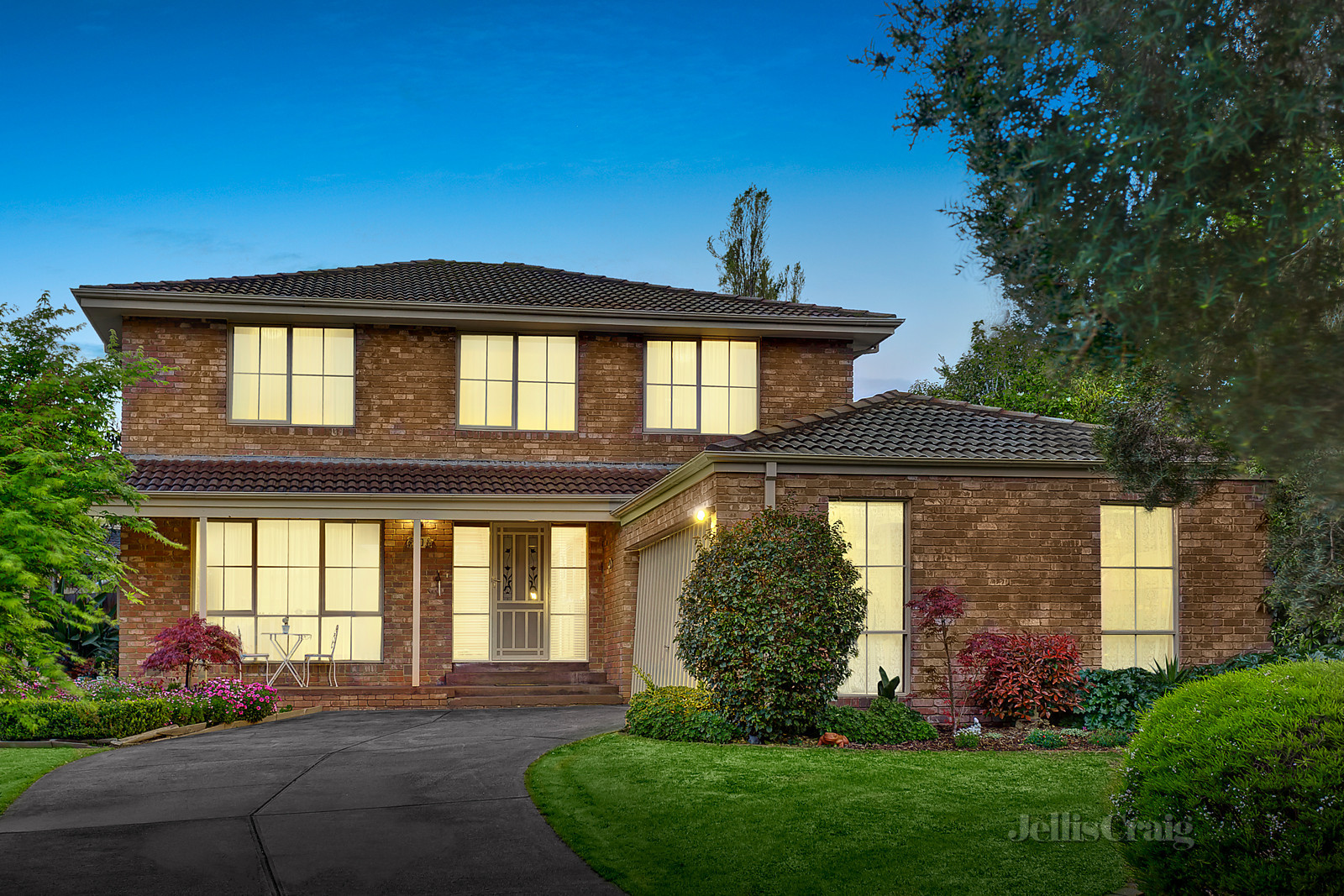10 Stayner Court, Glen Waverley
- Print Image 1
