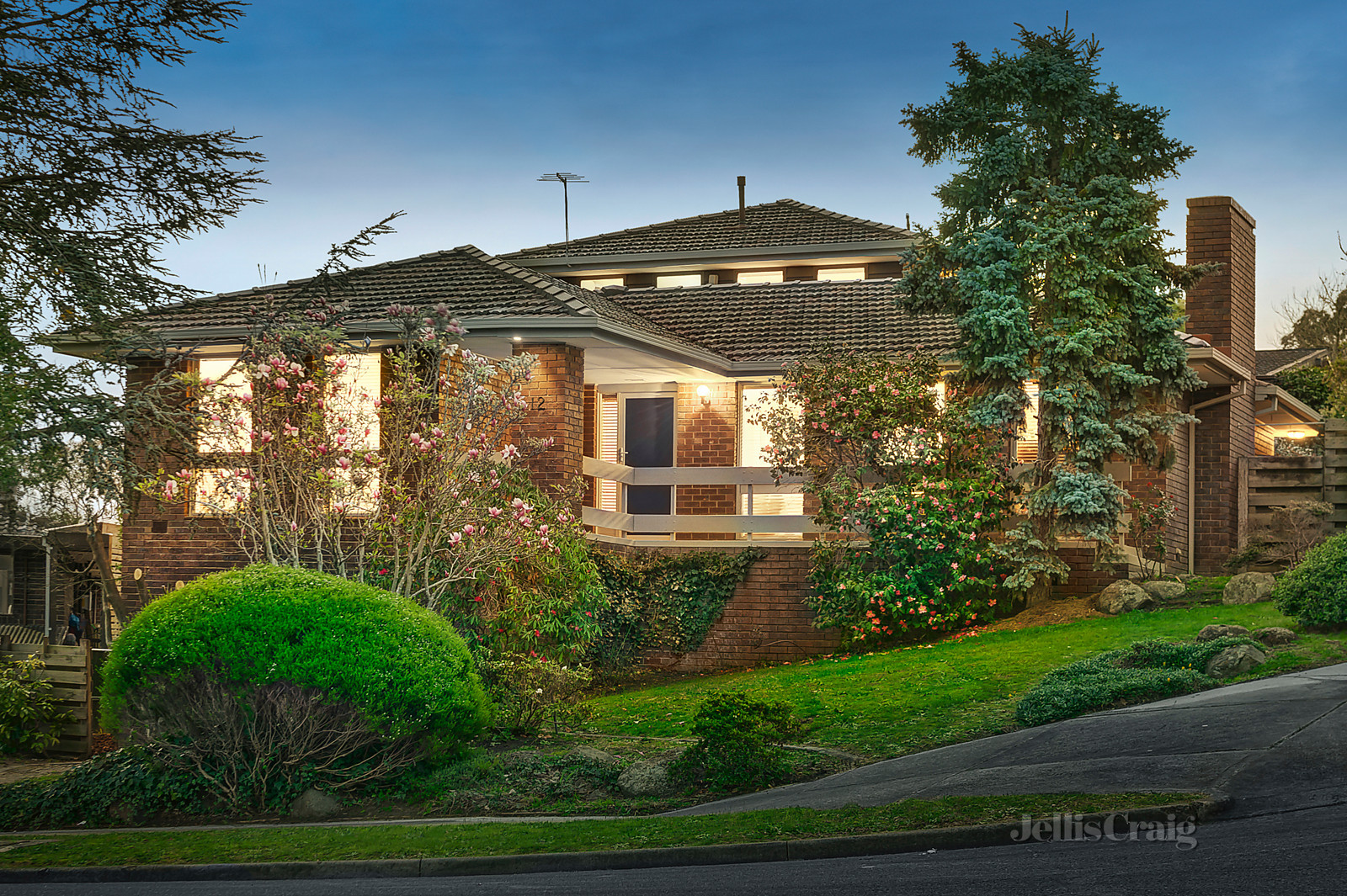 12 Dundas Court, Doncaster East - Print Image 1