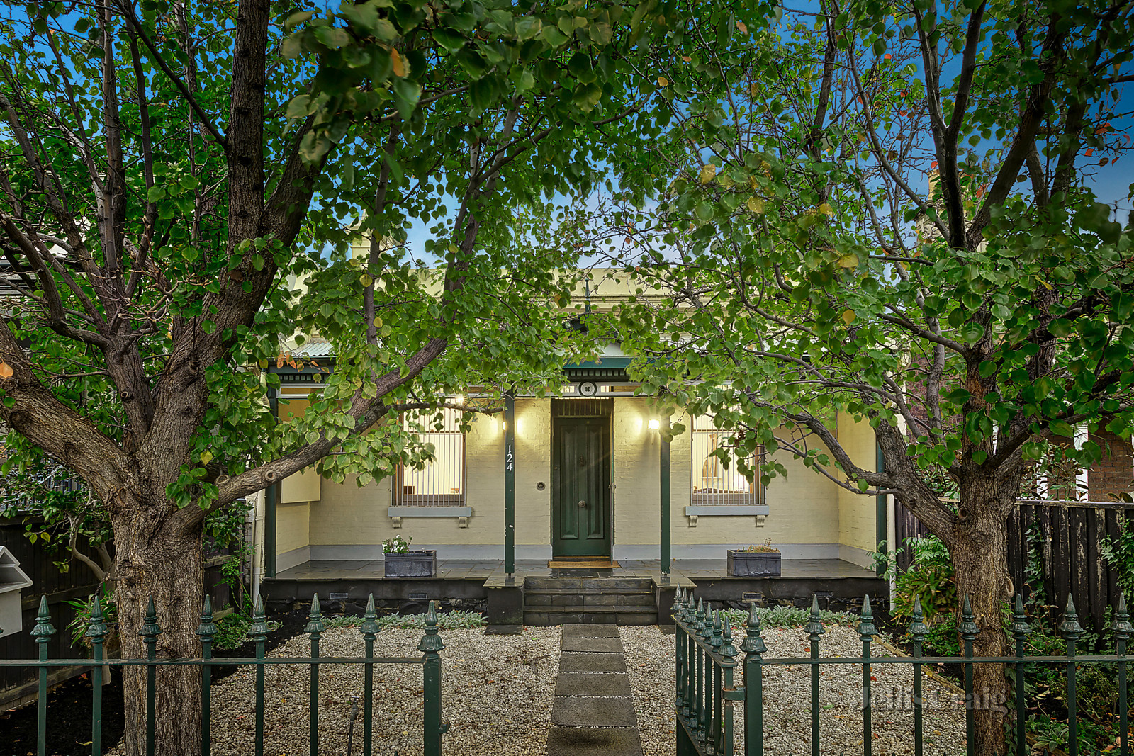 124 Powlett Street, East Melbourne
- Print Image 1
