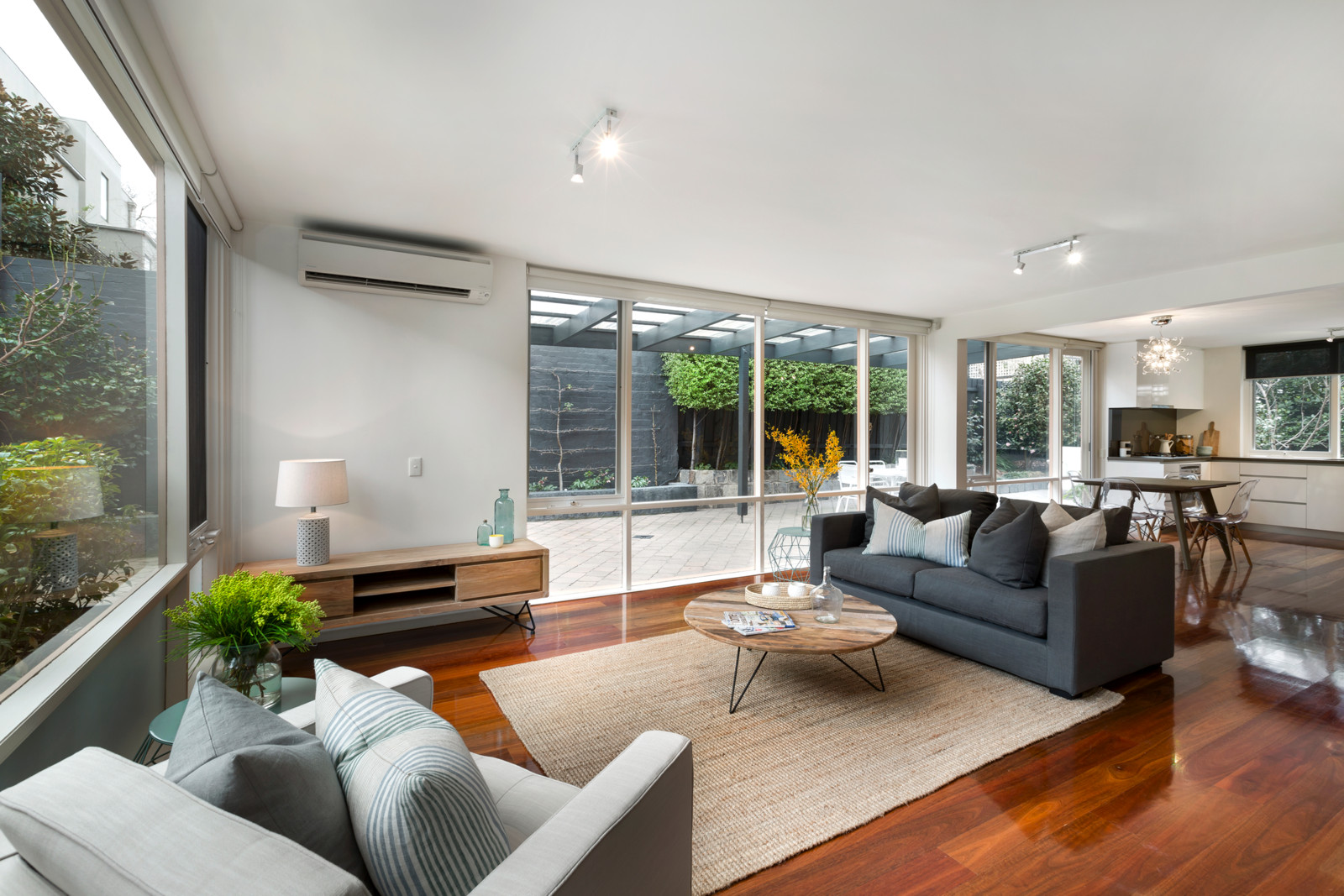 16/264 Williams Road, Toorak
- Print Image 1