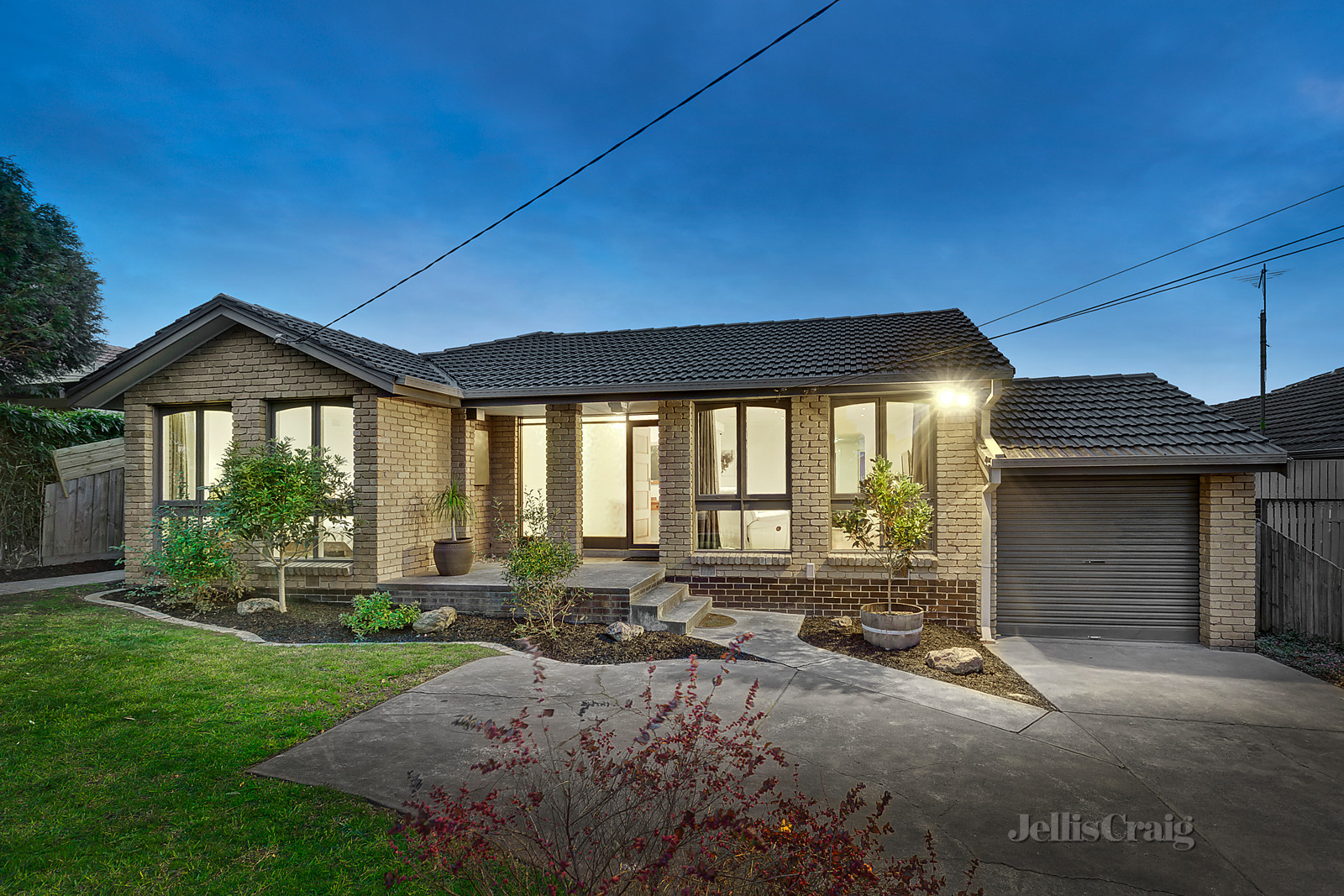 24 Marsden Crescent, Doncaster East
- Print Image 1
