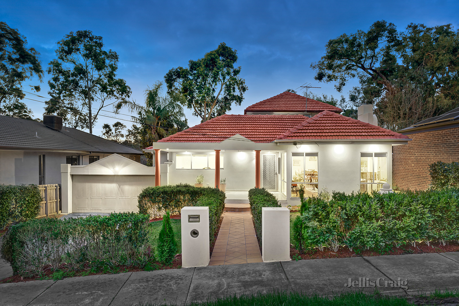 3 Gillian Road, Mount Waverley
- Print Image 1
