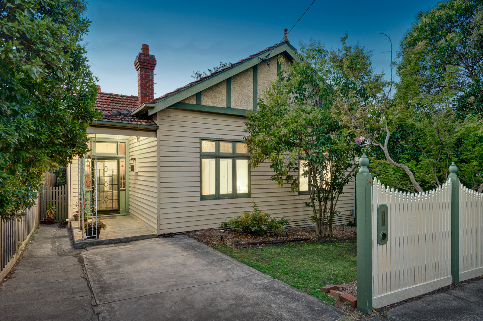 39 Disraeli Street, Kew
- Print Image 1