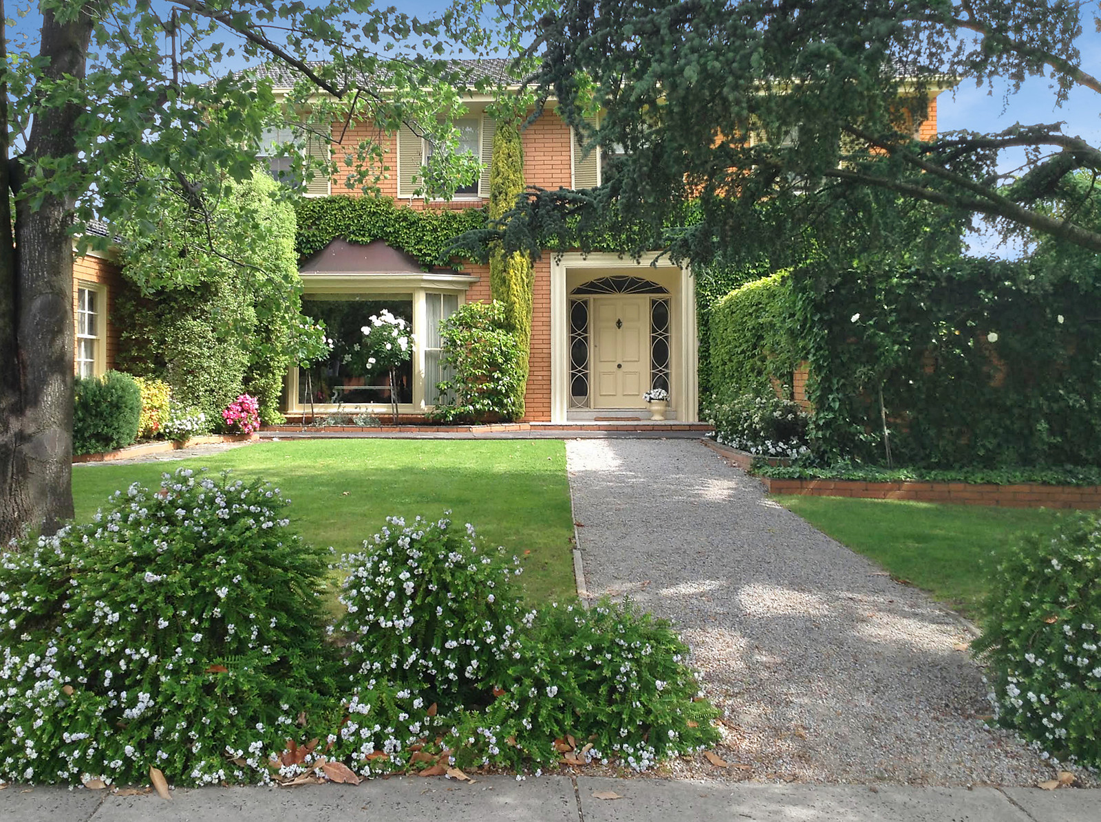 46 Essex Road, Mount Waverley
- Print Image 1