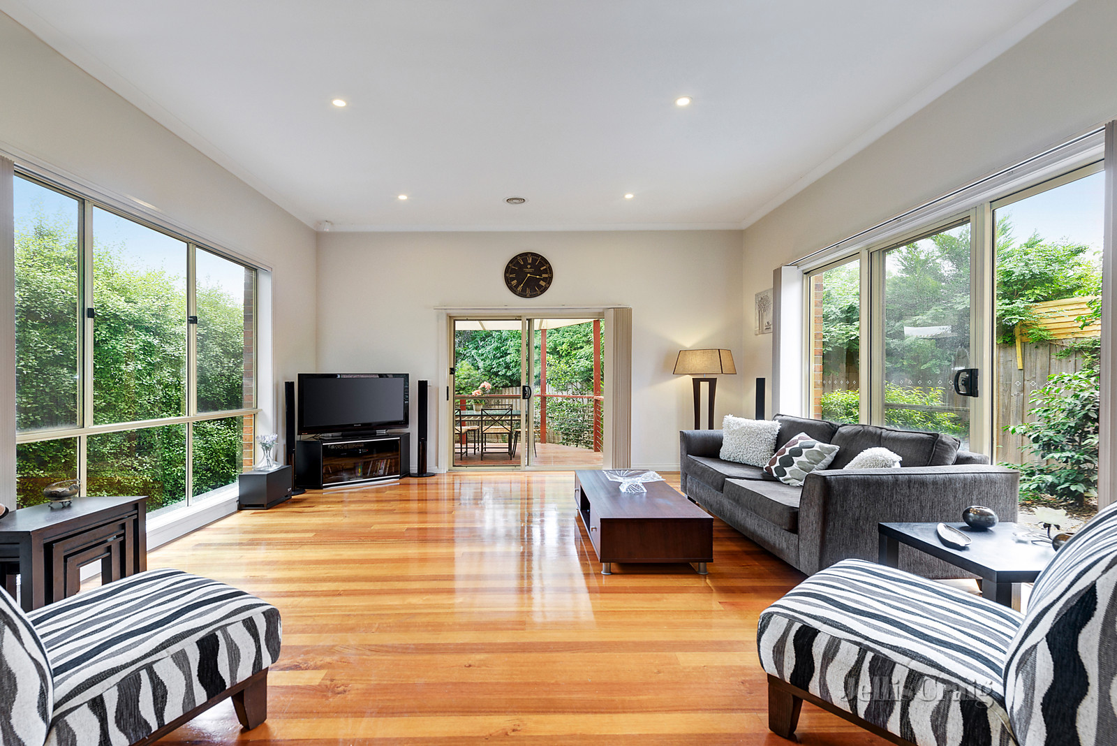 4/9 Amberley Court, Bulleen - Print Image 1