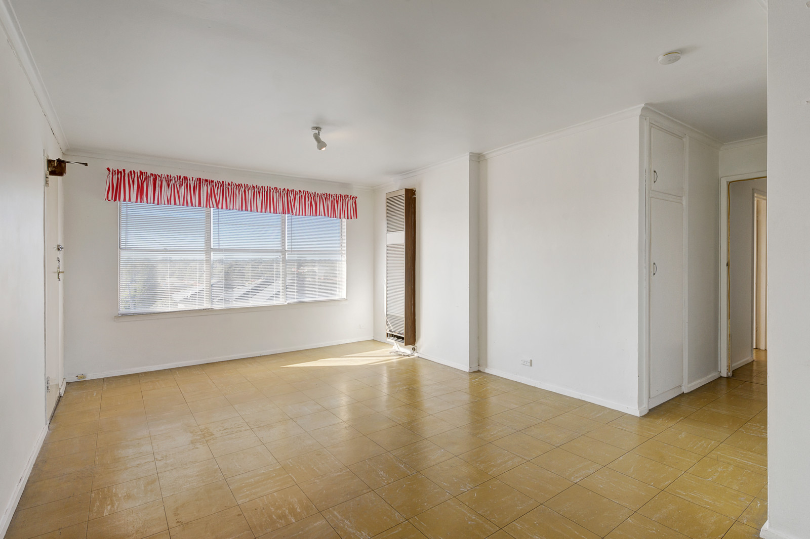 5/3 McLennan Place, Preston
- Print Image 1