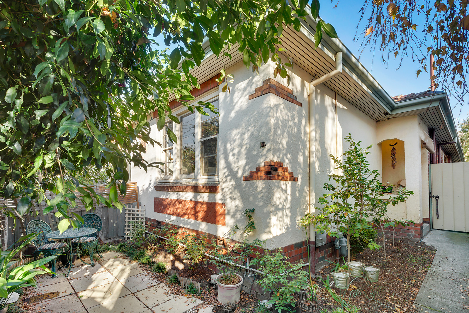 6 Cliff Street, South Yarra
- Print Image 1