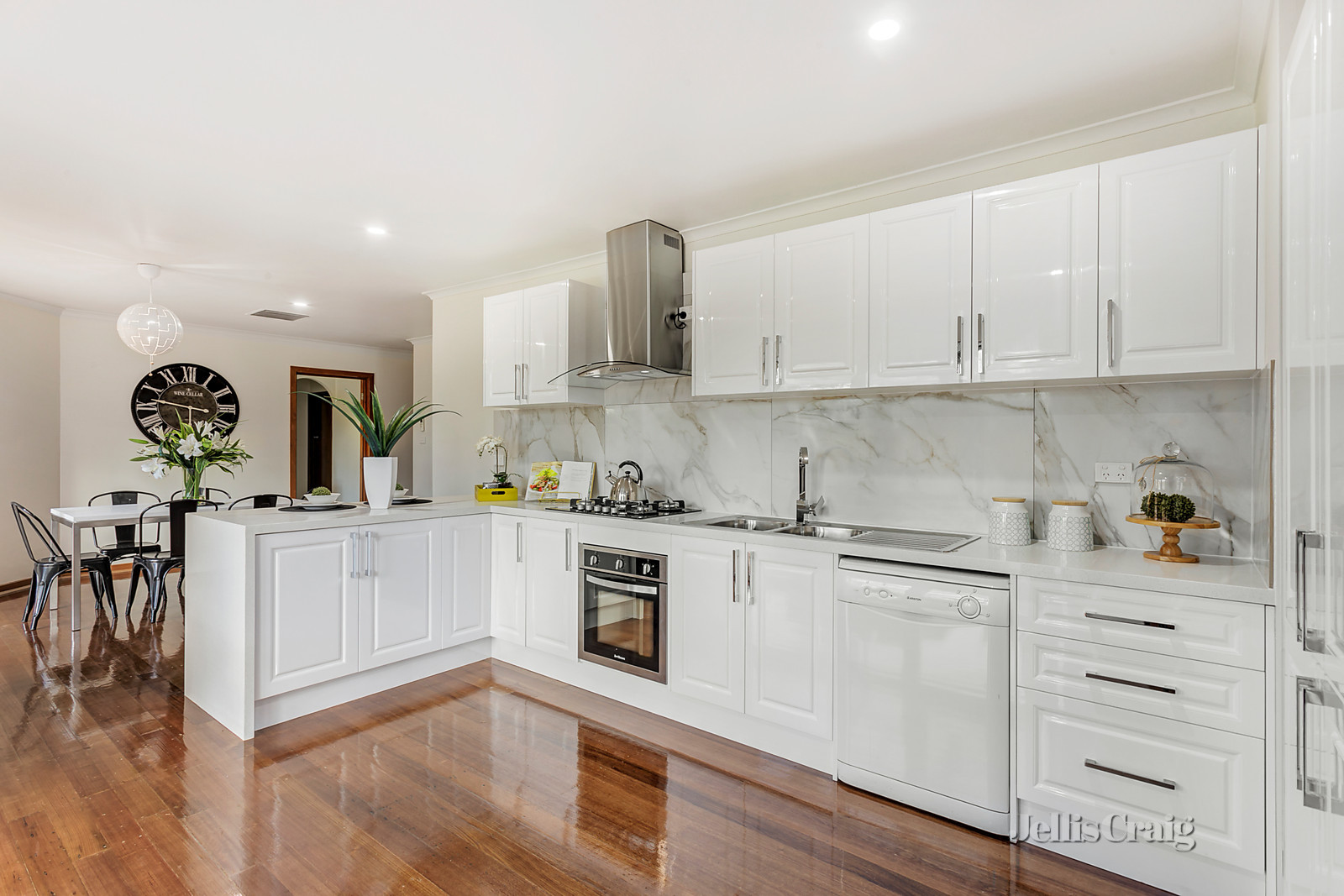 6 Trenton Avenue, Glen Waverley
- Print Image 1