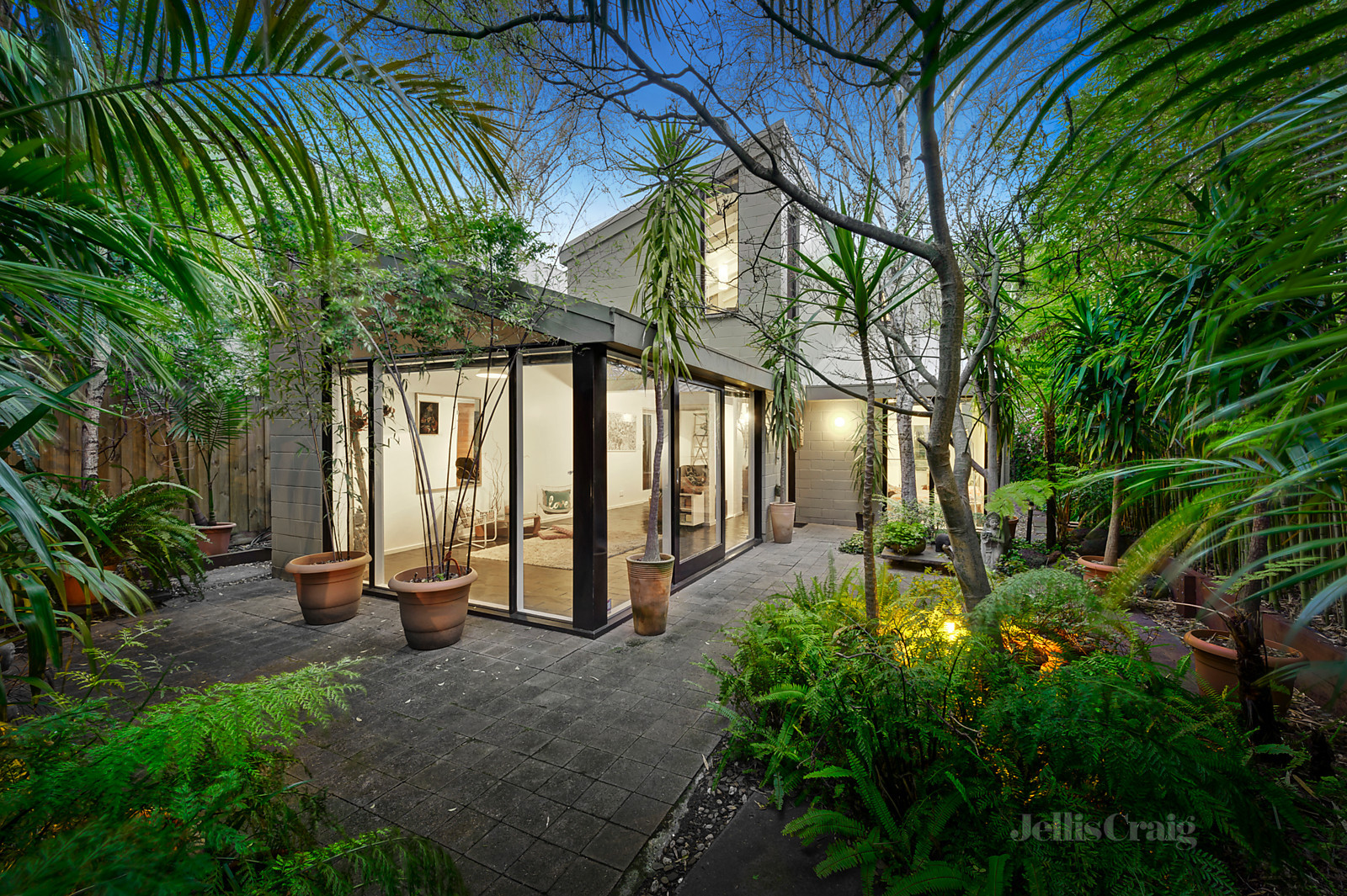 6 Woodside Crescent, Toorak - Print Image 1