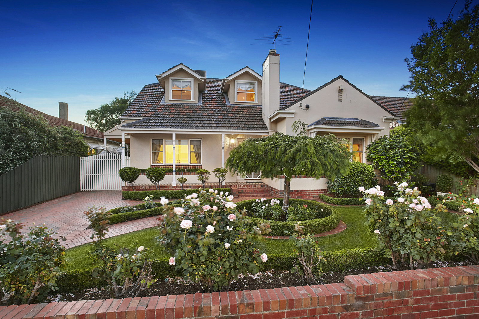 69 Carnarvon Road, Strathmore - Print Image 1