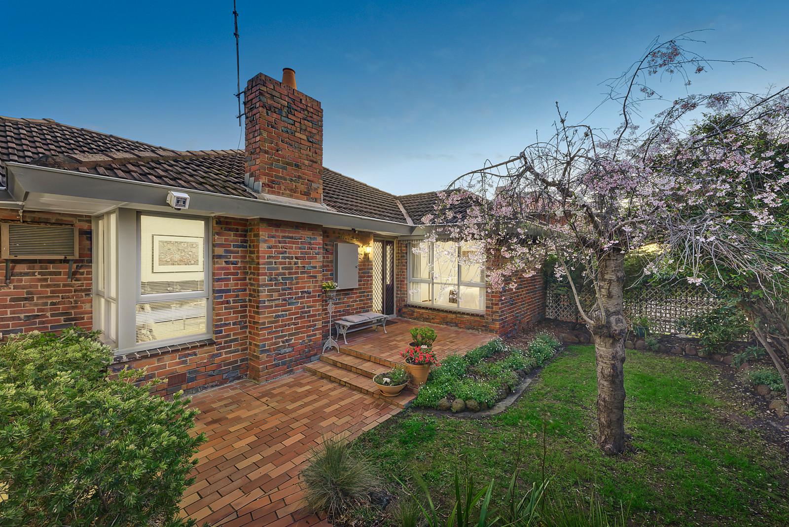86 Ayr Street, Doncaster - Print Image 1