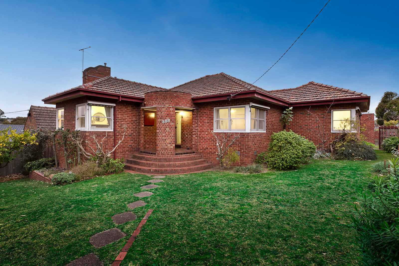 888 Riversdale Road, Camberwell - Print Image 1