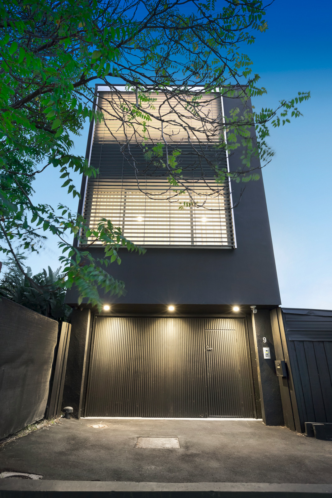 9 Macfarlan Place, South Yarra
- Print Image 1