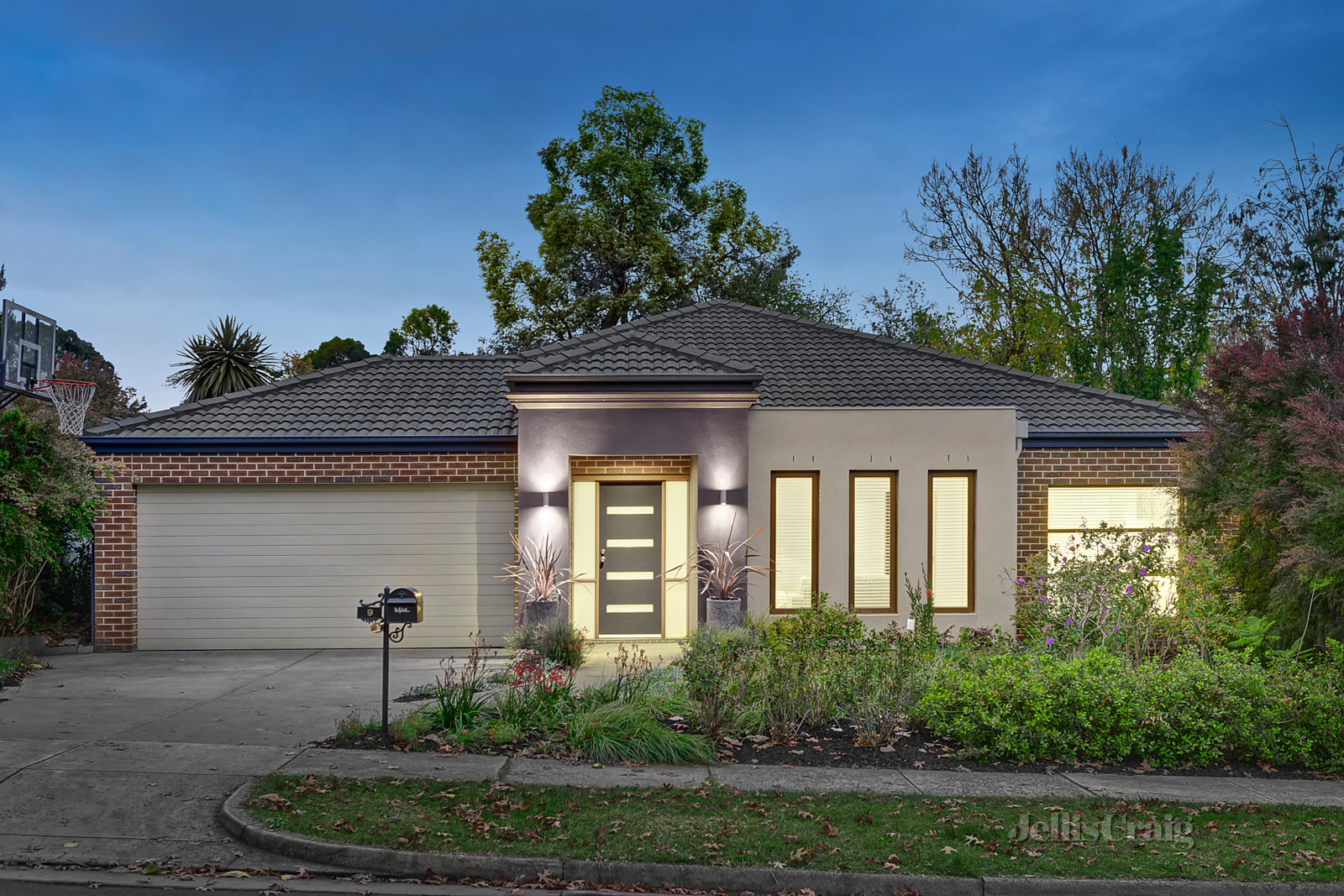 9 Sunshine Avenue, Mitcham
- Print Image 1