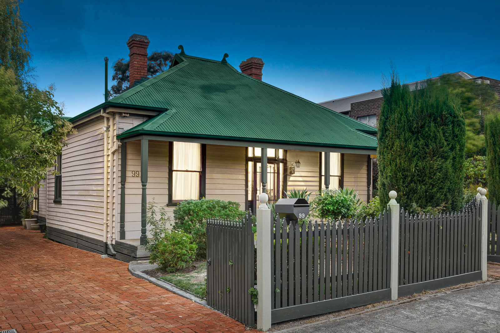 99 Eglinton Street, Kew
- Print Image 1