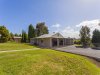 https://images.listonce.com.au/custom/l/listings/10-idris-avenue-lovely-banks-vic-3213/470/00473470_img_04.jpg?lO7fT76UZvE