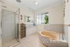 https://images.listonce.com.au/custom/l/listings/10-lake-bunga-beach-road-lakes-entrance-vic-3909/513/01882513_img_14.jpg?uDwEWF1IfJQ