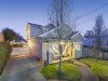 https://images.listonce.com.au/custom/l/listings/15-daisy-street-newtown-vic-3220/581/00473581_img_02.jpg?nT7xibgV9tY