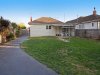 https://images.listonce.com.au/custom/l/listings/2-langibanool-avenue-hamlyn-heights-vic-3215/262/00473262_img_09.jpg?cOwUoBUnL2w