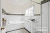 https://images.listonce.com.au/custom/l/listings/20-margaret-street-newtown-vic-3220/044/01982044_img_14.jpg?gQUslu0Zwt4