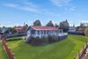 https://images.listonce.com.au/custom/l/listings/25-lawson-street-orbost-vic-3888/552/01260552_img_10.jpg?NCRkf19bq9M