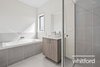 https://images.listonce.com.au/custom/l/listings/25-stringybark-drive-lara-vic-3212/099/01984099_img_03.jpg?_96L2NWvKaI