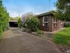 https://images.listonce.com.au/custom/l/listings/5-riverglen-court-belmont-vic-3216/301/00473301_img_02.jpg?KysLNr1eu4k