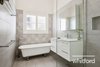 https://images.listonce.com.au/custom/l/listings/90-nicholas-street-newtown-vic-3220/367/01982367_img_15.jpg?x4xFEewHwho