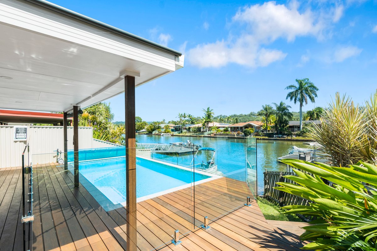 1 Allchin Court, CURRUMBIN WATERS QLD 4223