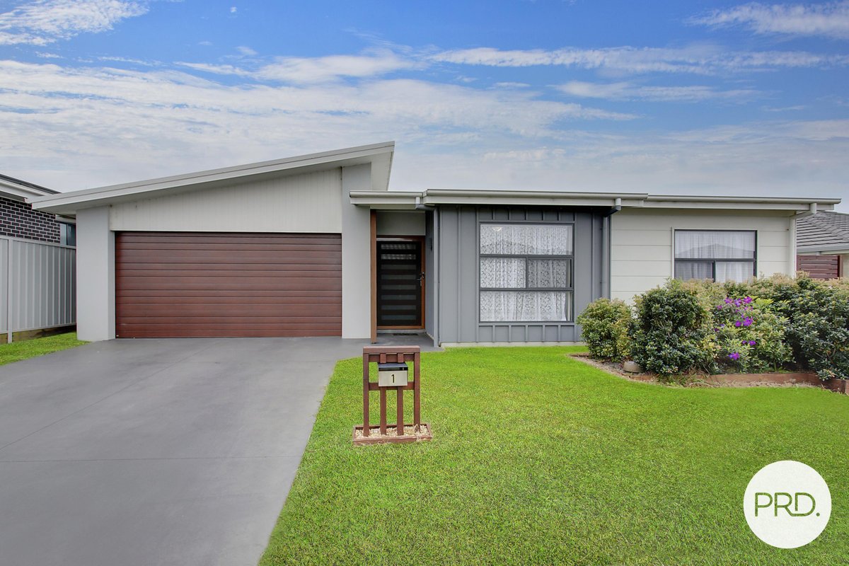1 Borrowdale Avenue, DUNBOGAN NSW 2443