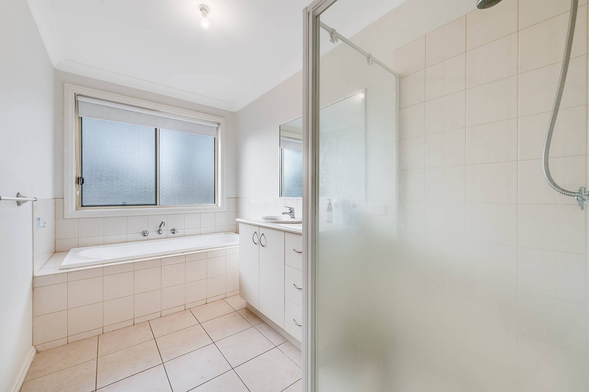 1 Cootamundra Court Werribee - Residential for sale