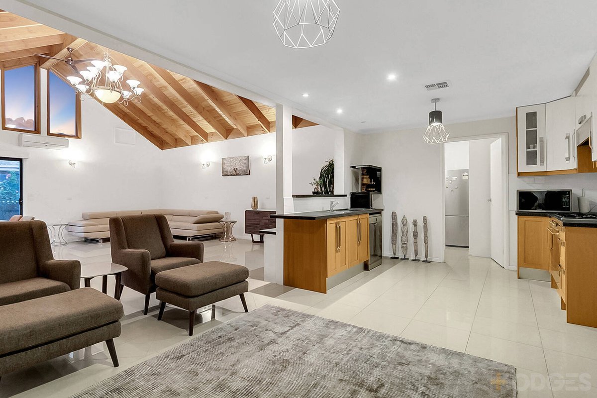 1 Daphne Close Aspendale Gardens - Residential for sale