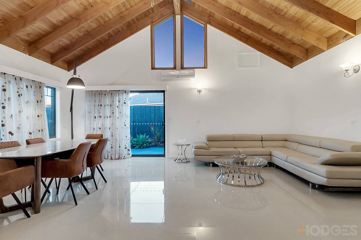 1 Daphne Close Aspendale Gardens - Residential for sale