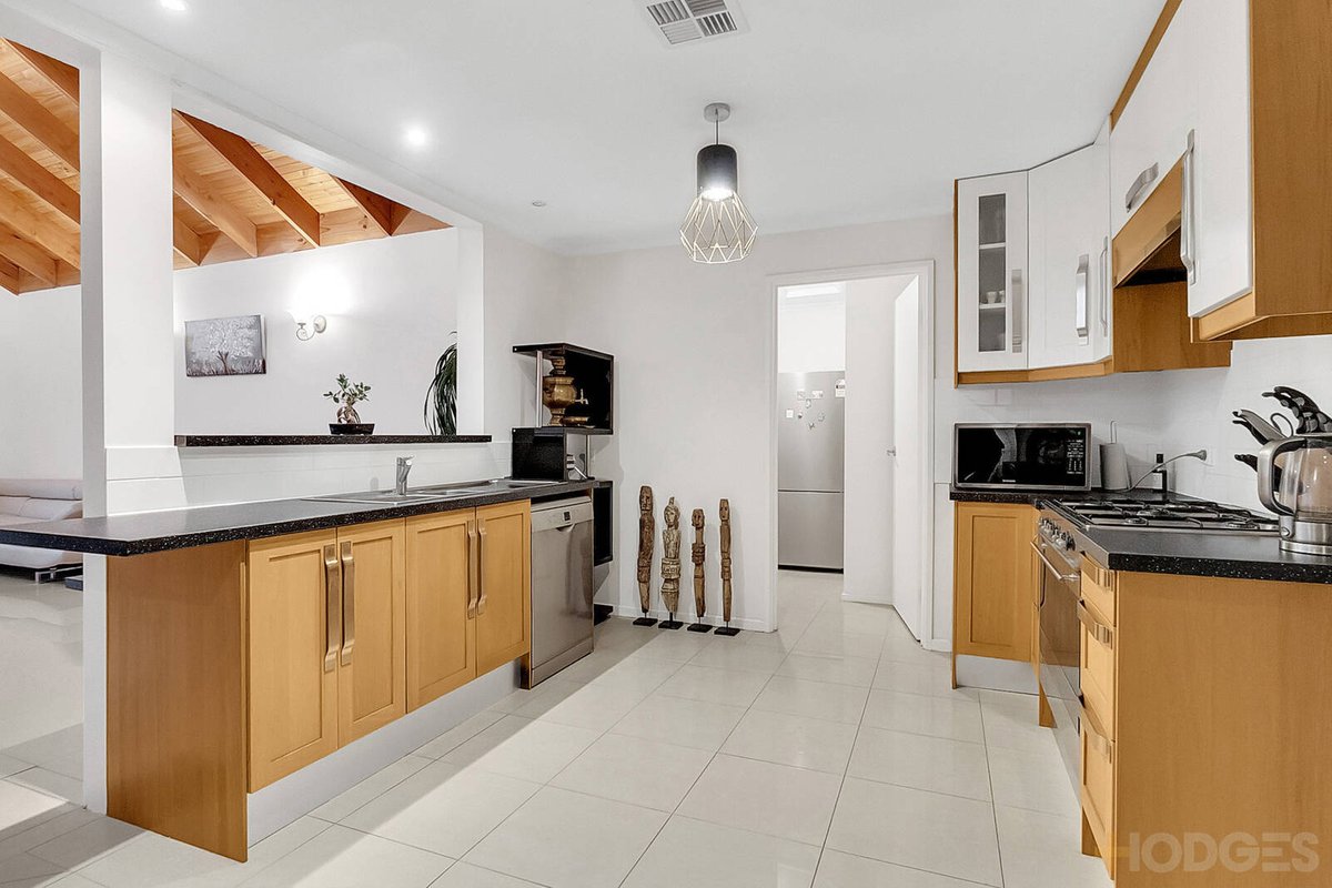 1 Daphne Close Aspendale Gardens - Residential for sale