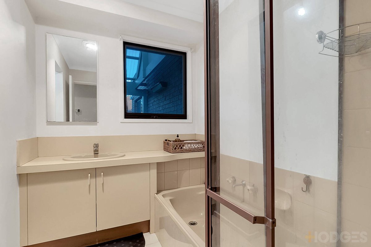 1 Daphne Close Aspendale Gardens - Residential for sale