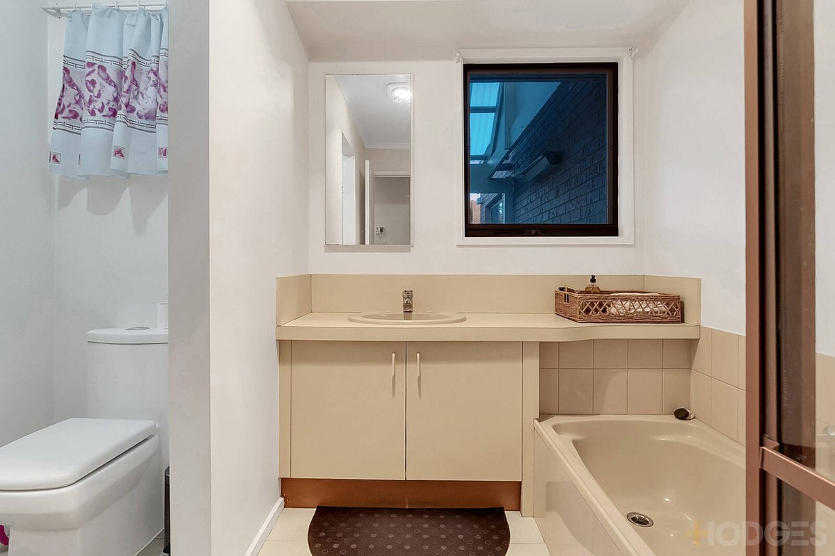 1 Daphne Close Aspendale Gardens - Residential for sale