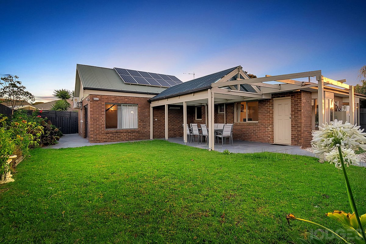 1 Daphne Close Aspendale Gardens - Residential for sale