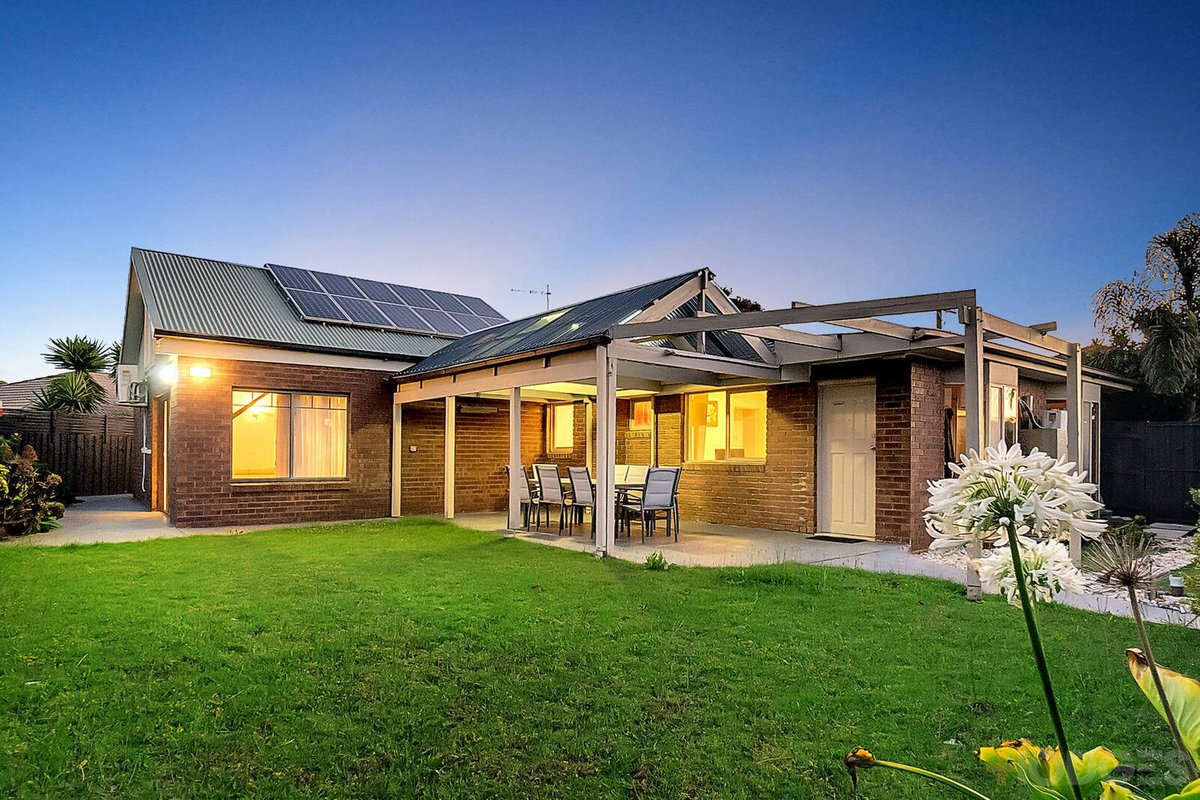 1 Daphne Close Aspendale Gardens - Residential for sale