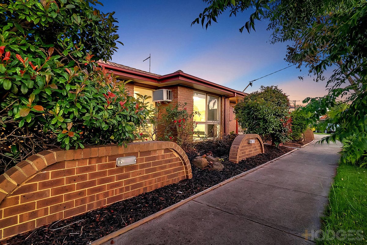 1 Daphne Close Aspendale Gardens - Residential for sale