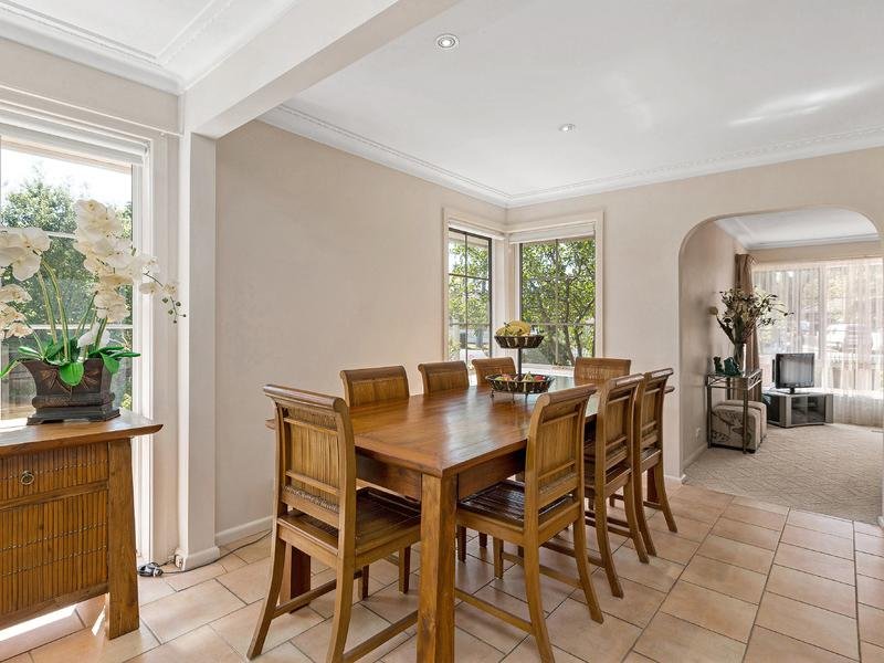 1 Drake Court AVONDALE HEIGHTS - Residential for sale