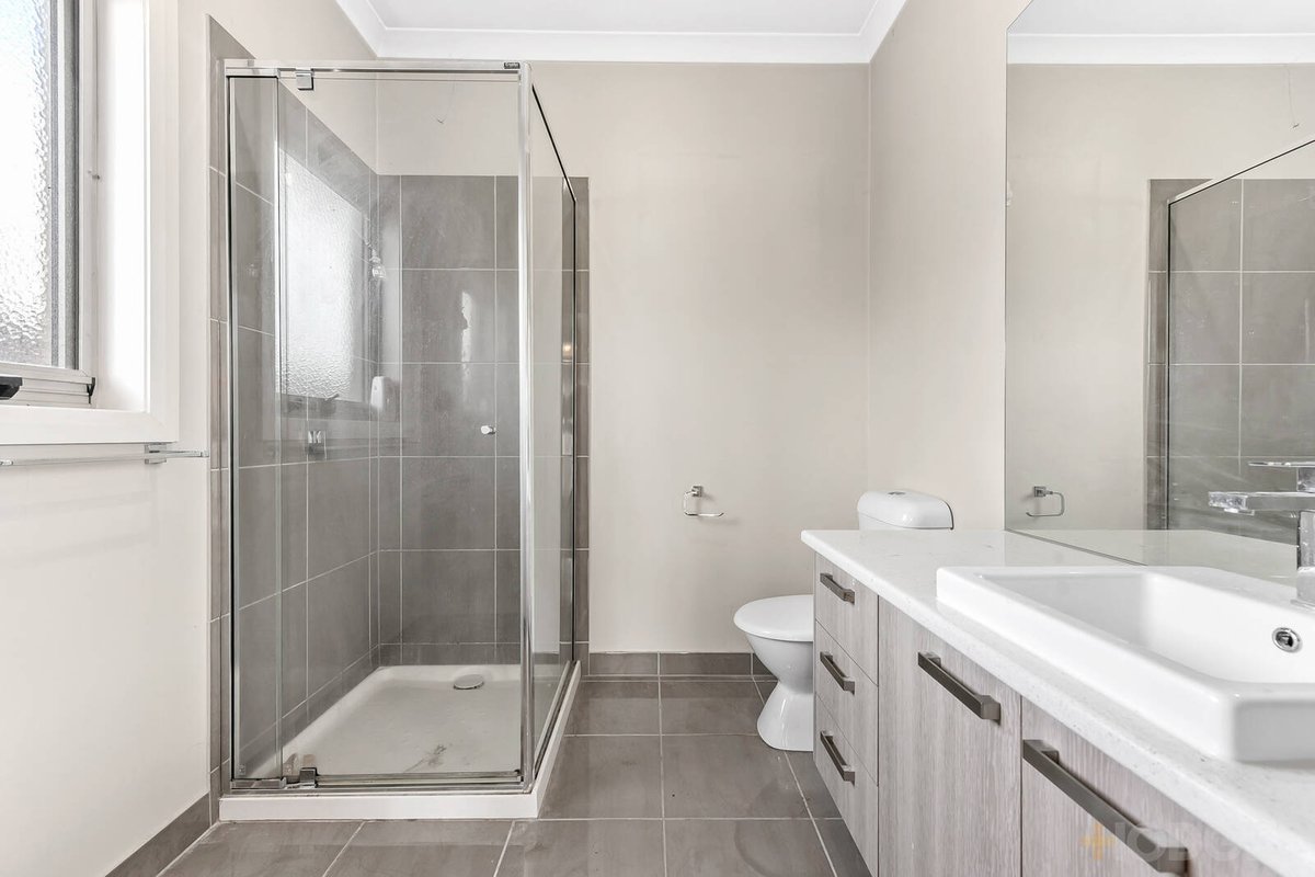 1 Leak Avenue Cranbourne East - Residential for sale
