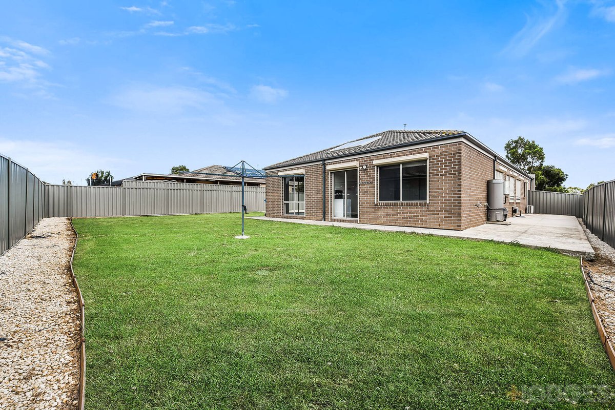 1 Pilmer Place Cranbourne East - Residential for sale