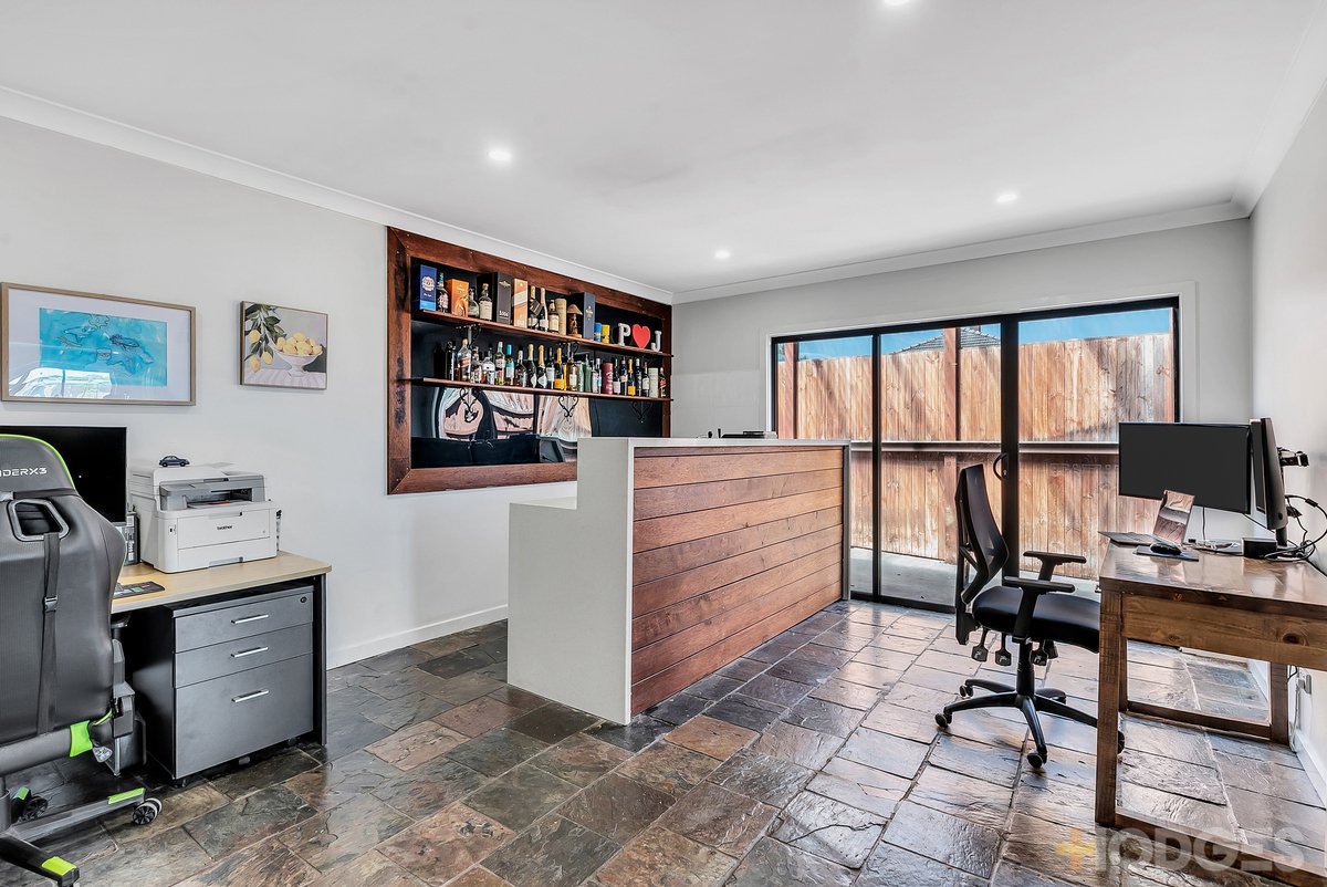 1 Third Avenue Chelsea Heights - Residential for sale