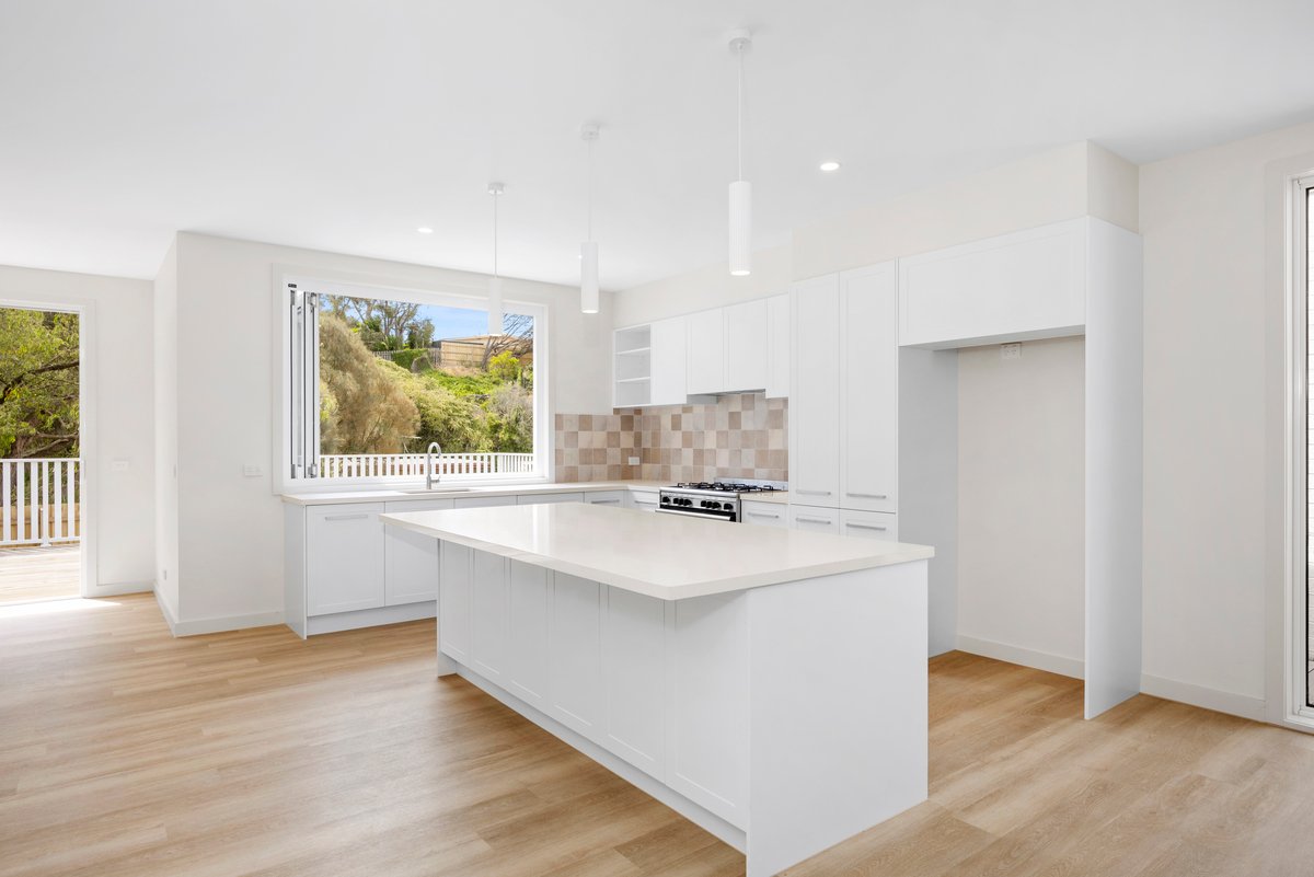 1 Wondaree Street RYE - Residential for lease