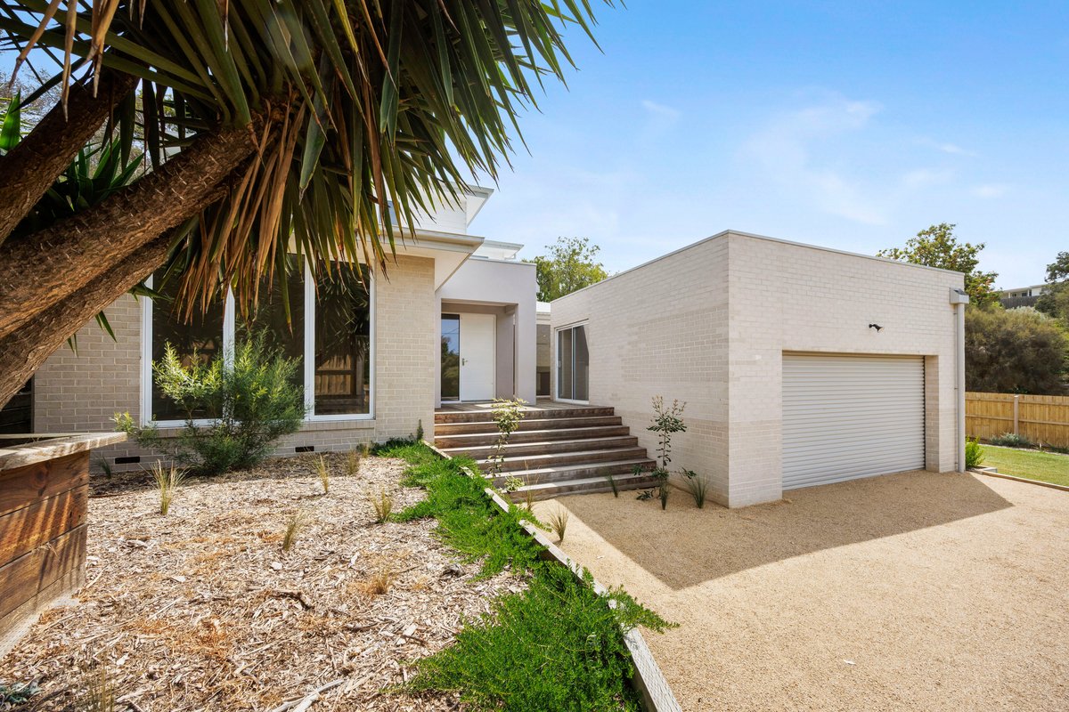 1 Wondaree Street RYE - Residential for lease