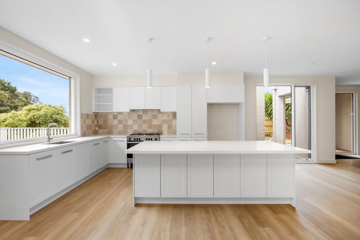 1 Wondaree Street RYE - Residential for lease