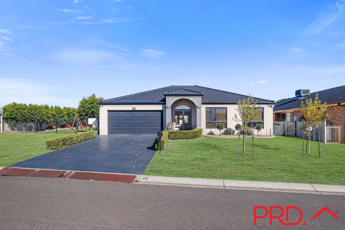 1 Yarraga Place, TAMWORTH NSW 2340