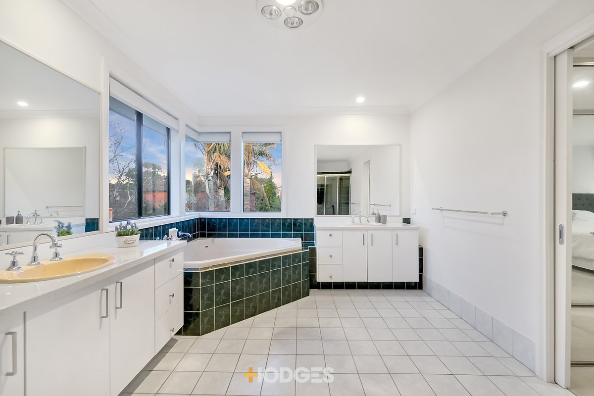 10 Crest Avenue Hampton East - Residential for sale
