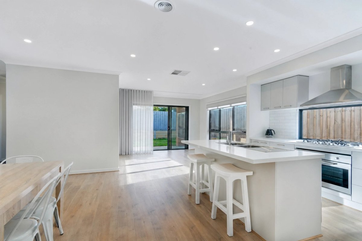 10 Lady Earl Cres  Ocean Grove - Residential for lease